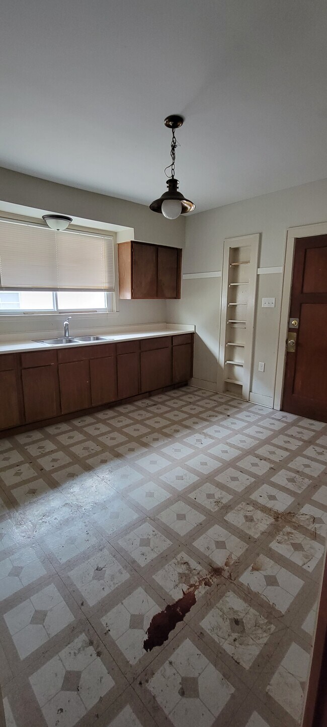 Building Photo - 2541 N 51st St