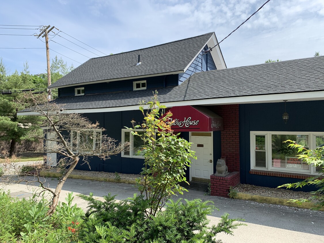second floor - 2089 Albany Post Rd