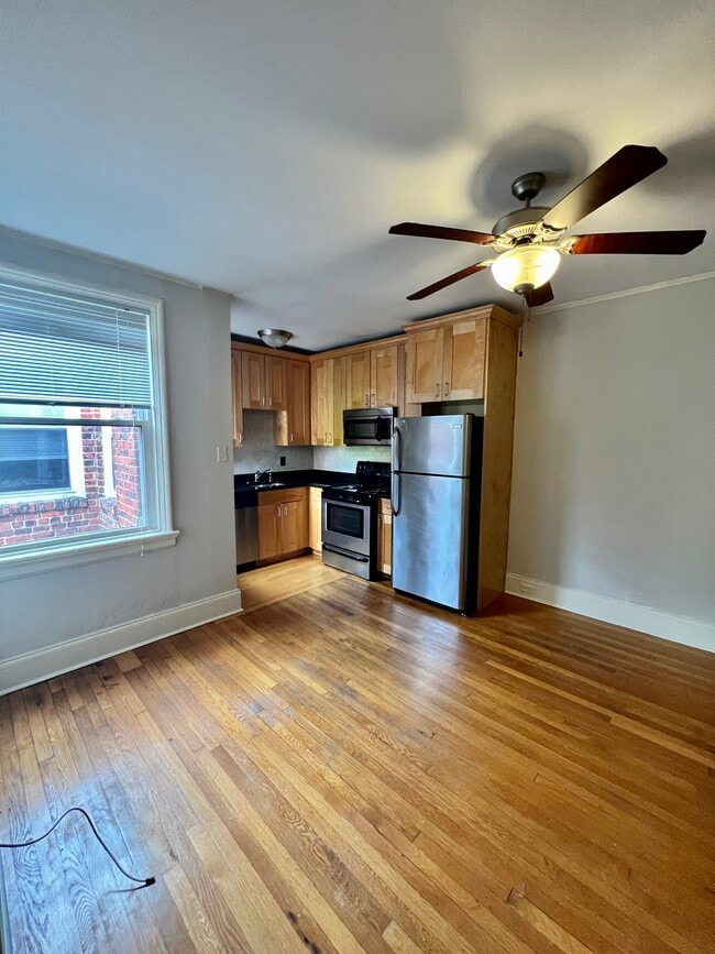 Building Photo - The Ritz