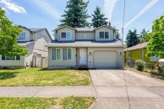 Building Photo - 6032 SE Reedway St