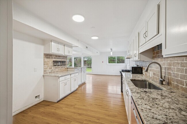 Foto del edificio - 10518 Moorberry Ln