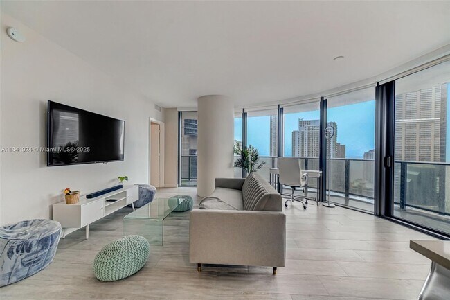 Foto del edificio - 45 SW 9th St