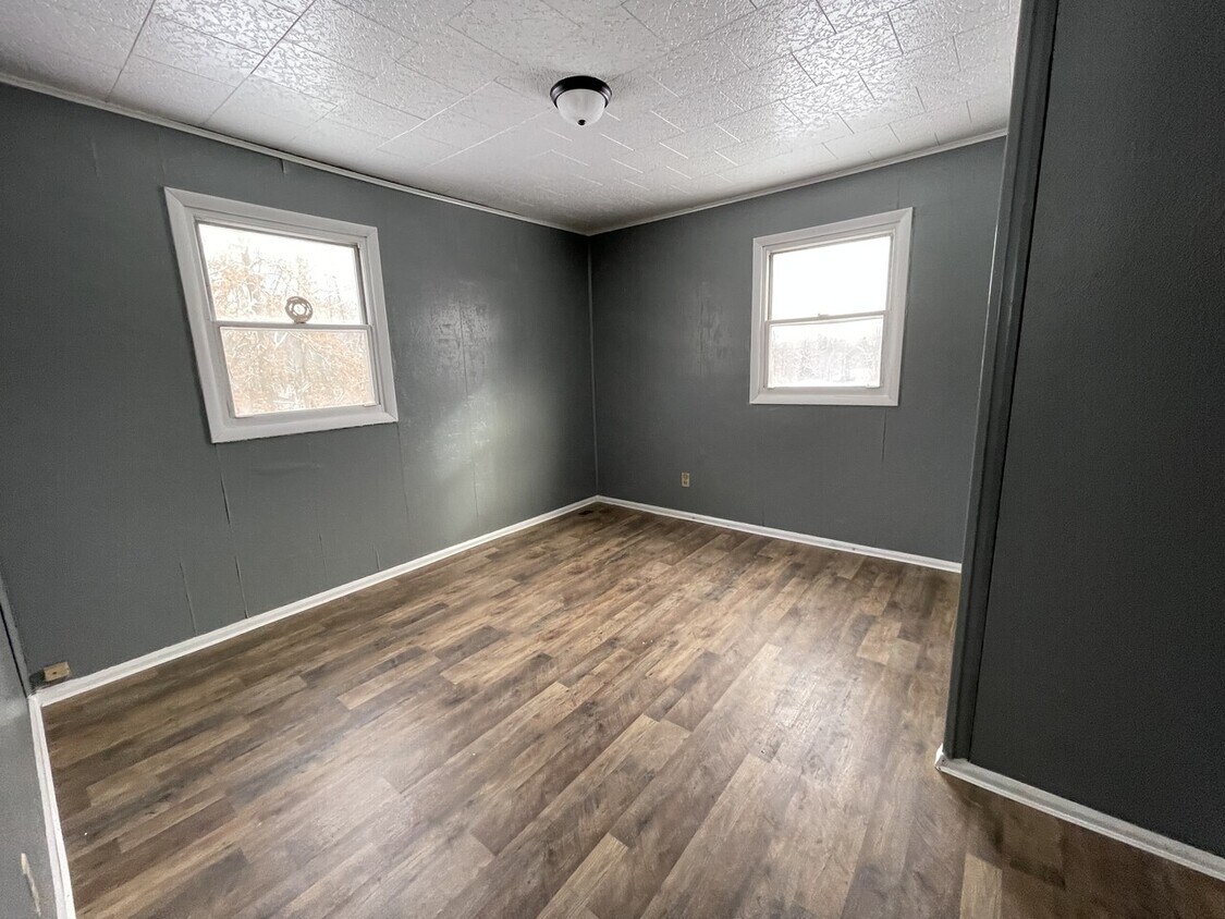 Building Photo - 406 Avalon Dr