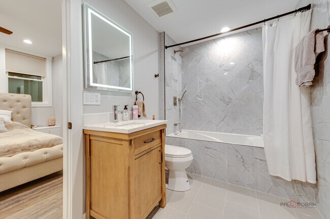 Foto del edificio - 1346 N Artesian Ave