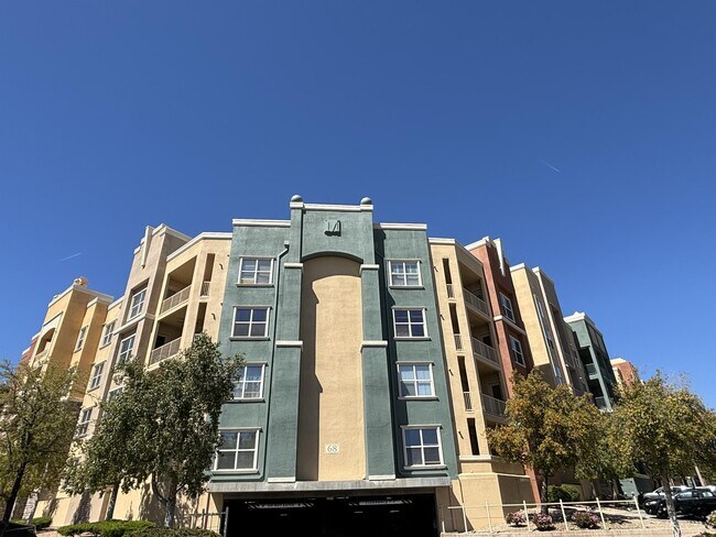 Foto del edificio - 68 E Serene Ave