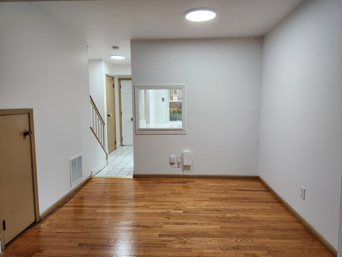 350 Fairmont Ave Unit 350 Fairmont, Winchester, VA 22601 Room for Rent in Winchester, VA