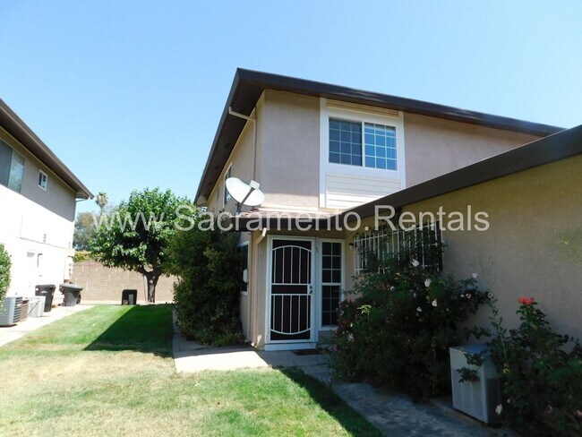 Foto del edificio - Affordable 2bd/1ba Fourplex with Garage ne...