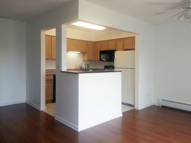 Foto del edificio - 995 S Ct of Shorewood