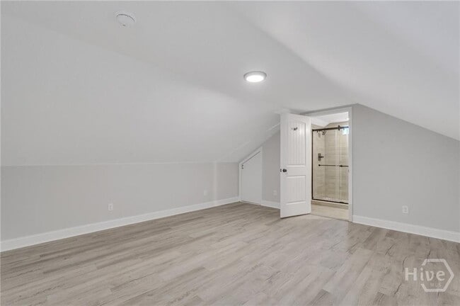 Building Photo - 1112 E Waldburg St
