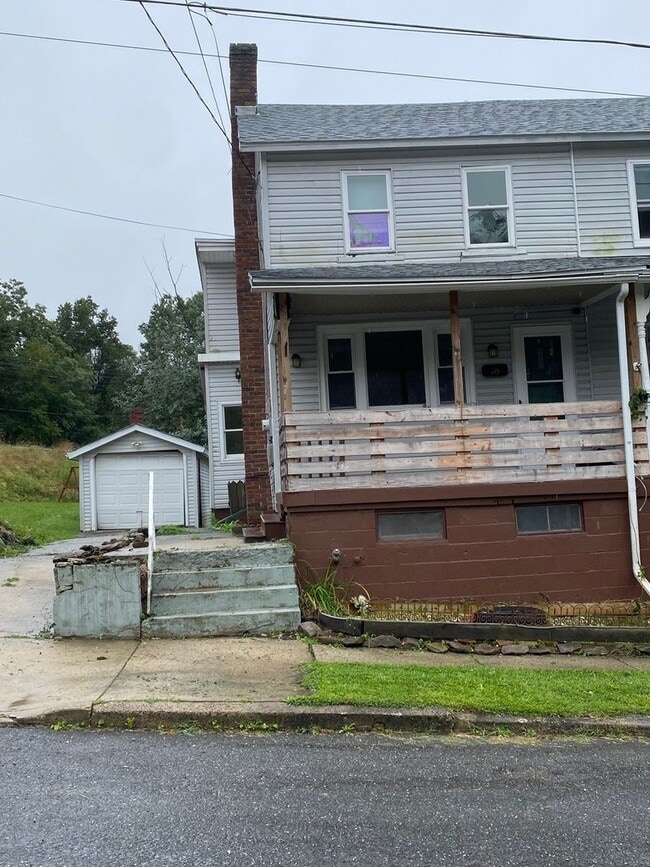 Building Photo - 16 Andrewsville St
