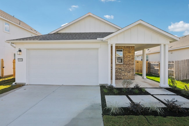 Foto del edificio - 1004 Yaupon Holly Dr