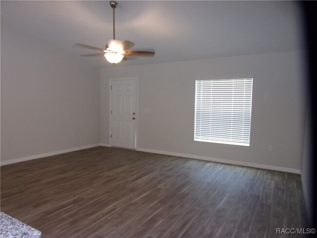 Building Photo - 5251 E Backner Ln