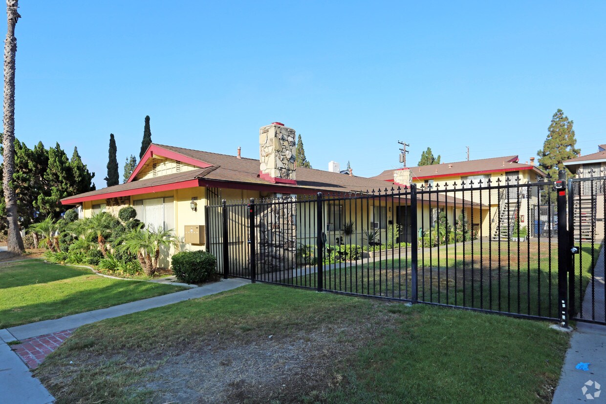 Primary Photo - 12131 Adrian St