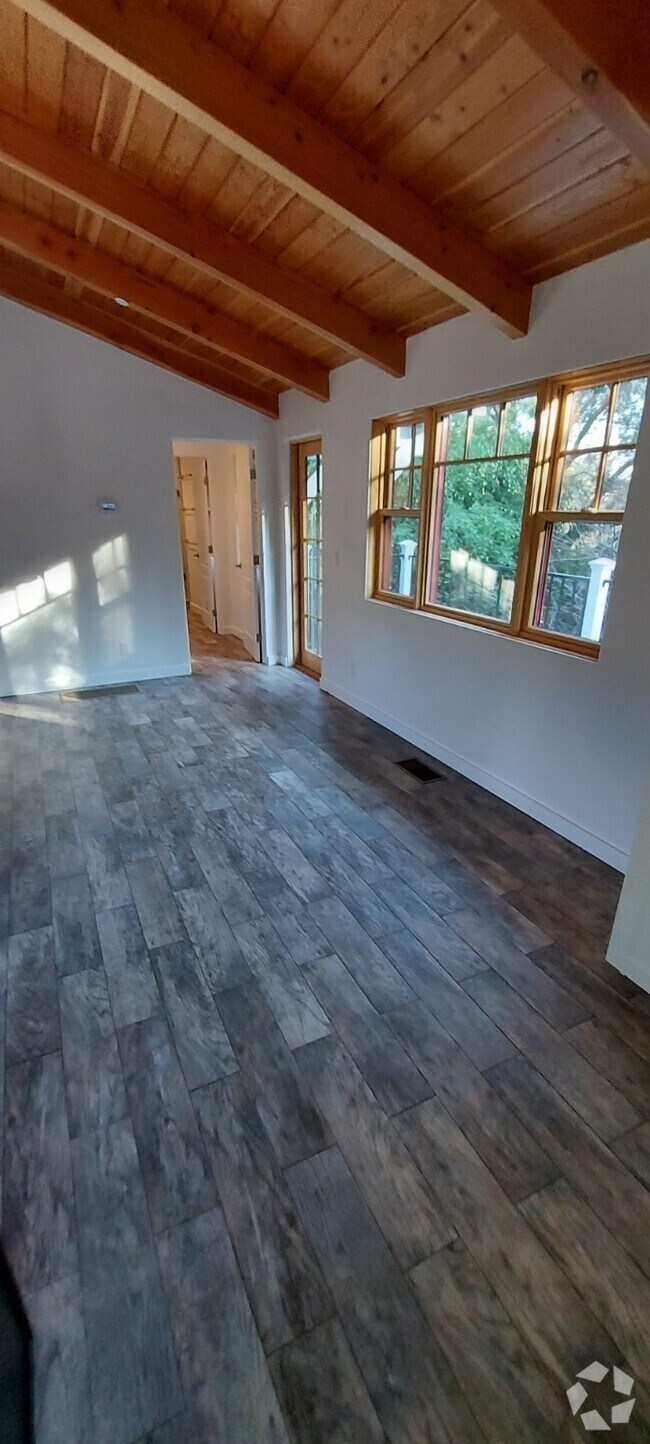 East Santa Barbara Student Apartments for Rent Carpinteria, CA 1 Rentals