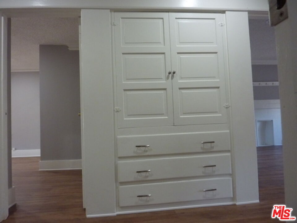 1330 Crenshaw Blvd Houses in Los Angeles, CA Westside Rentals