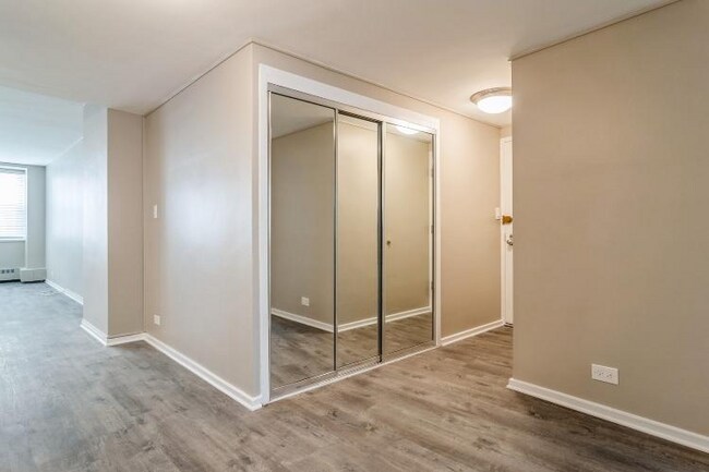 Building Photo - 1150 N Lake Shore Dr