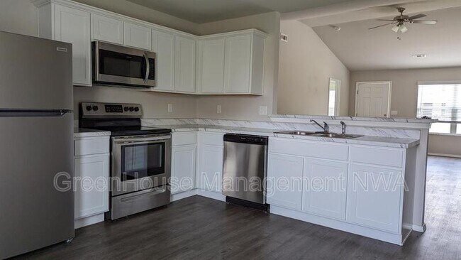 Building Photo - 1771 Hermitage Dr