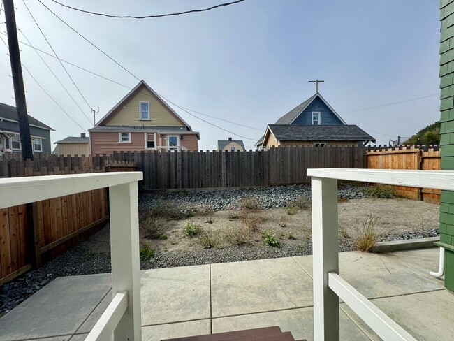 Building Photo - Beach Town Home Tier 1