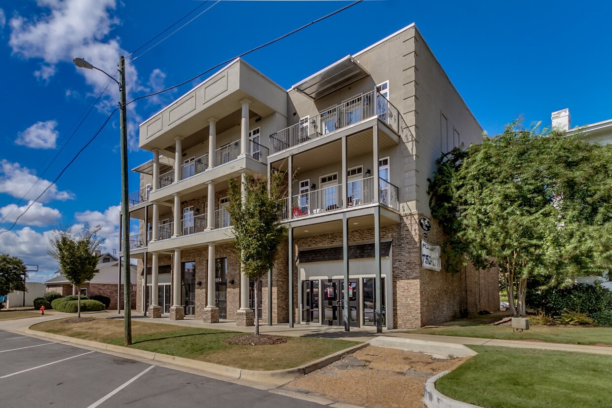 1914 University Blvd, Tuscaloosa, AL 35401 Apartments in Tuscaloosa