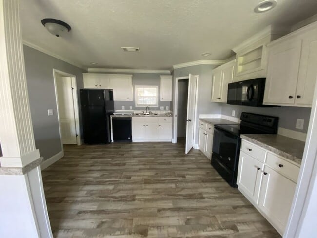 Building Photo - 10 Gatehouse Ct