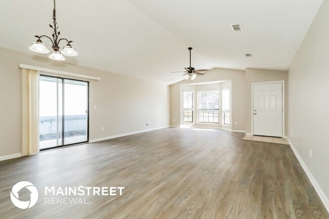 Building Photo - 1852 Manitoba Ct N