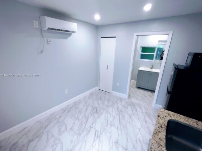 Foto del edificio - 632 W 5th St