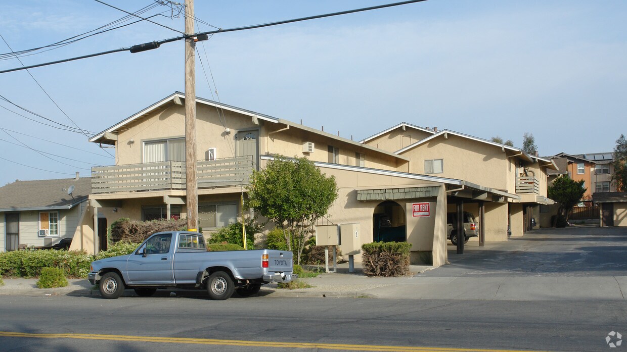 Primary Photo - Wright Avenue Apartments