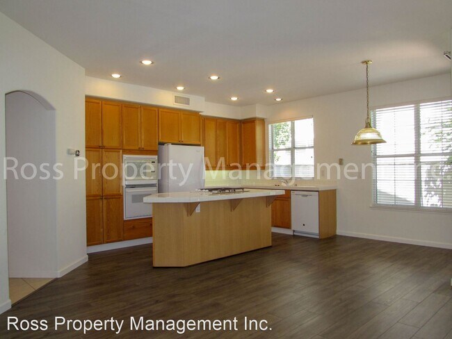 Foto del edificio - 3 br, 2.5 bath House - 4380 Diavila Avenue