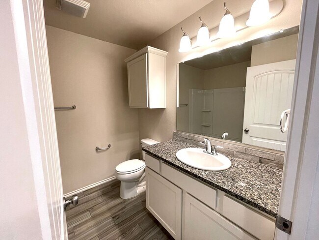 Foto del edificio - Wonderful home in sought after Neighborhoo...