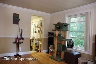 Foto del edificio - 1 br, 1 bath Room For Rent - 121 N. Normal