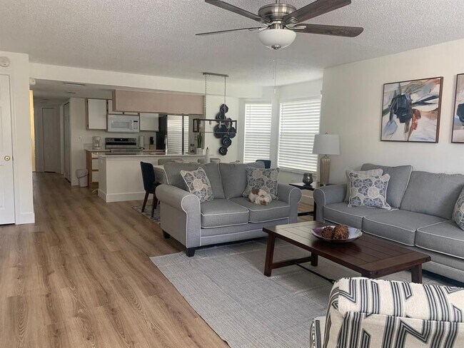 Foto del edificio - 2012 Royal Bay Blvd