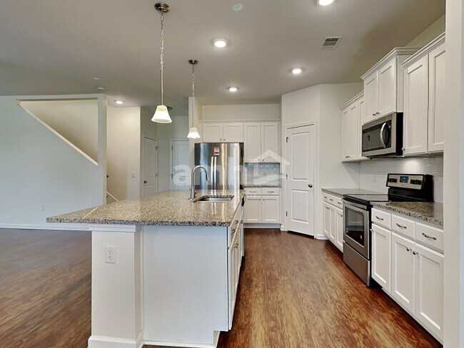 Foto del edificio - 212 Dogwood Cir