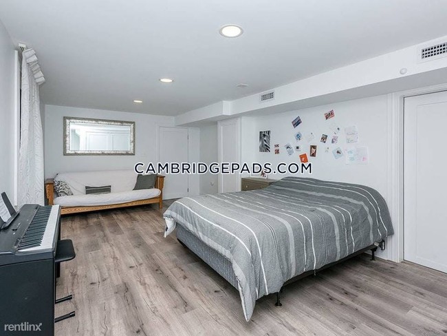 Building Photo - 4 br, 2 bath - 54 Matignon Rd