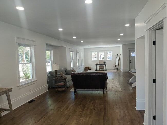 Building Photo - "Spacious 4-Bedroom Home on Pennock Avenue...