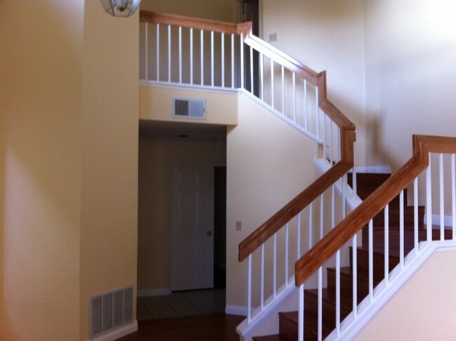 Foto del edificio - 739 Avenida Abeja