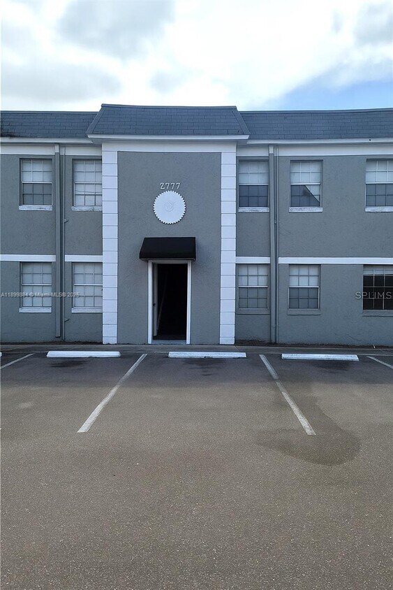Foto principal - 2777 L B McLeod Rd