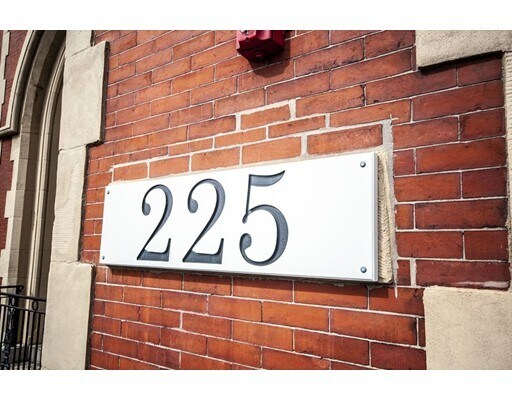 Primary Photo - 225 Dorchester St