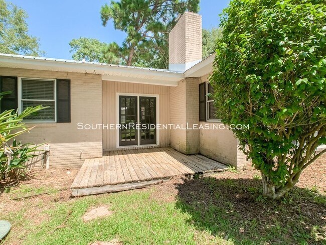 Building Photo - Price Drop! Downtown Daphne!!
