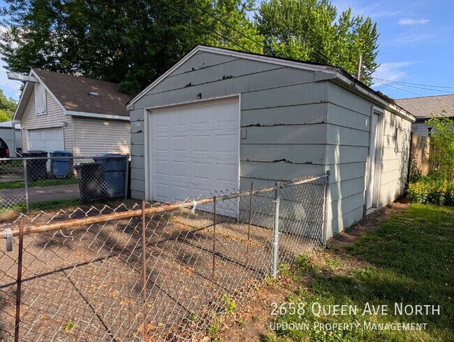 Foto del edificio - 2658 Queen Ave N