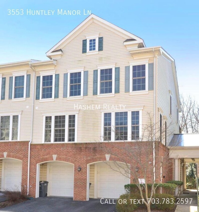 Primary Photo - Stunning Groveton Woods Townhouse Availabl...