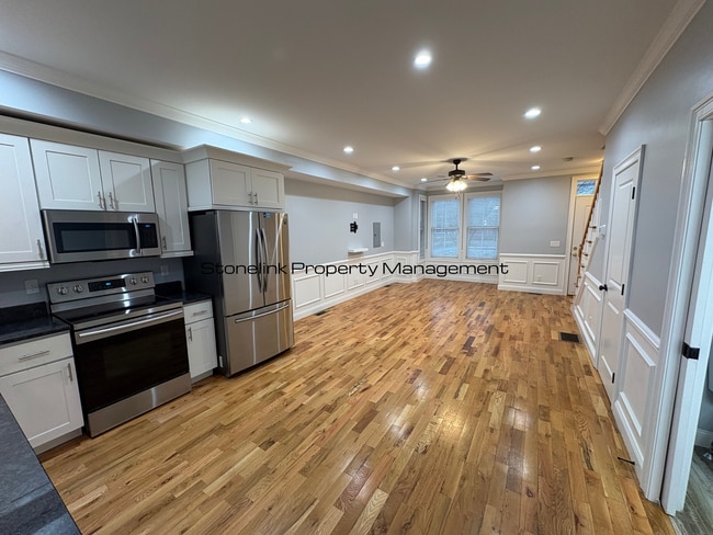 Building Photo - 110 Hudson St