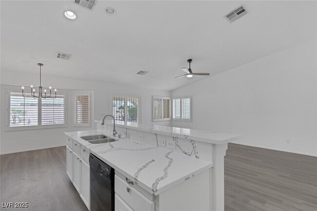 Foto del edificio - 5808 Spinnaker Reach Ave
