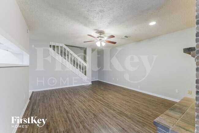 Foto del edificio - 17809 Crestline Rd