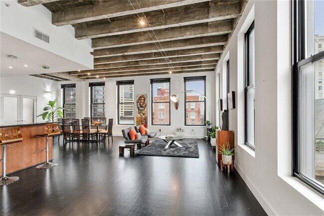 Foto del edificio - 90 Fairlie St NW