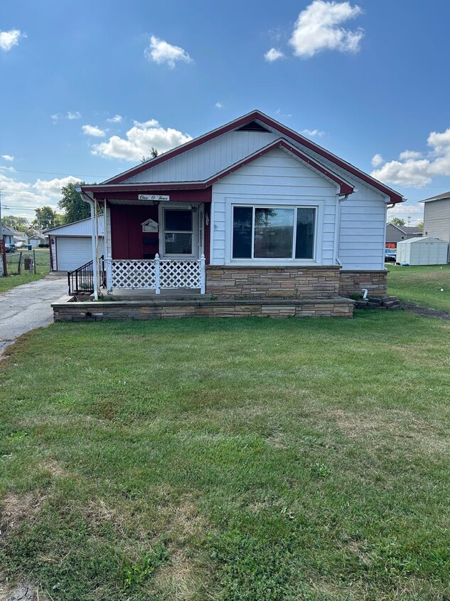 Foto principal - Spacious 3 Bedroom Home in Tilton, IL.