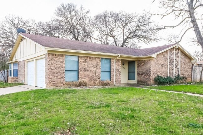 Foto del edificio - 3401 Meadow Wood Ct
