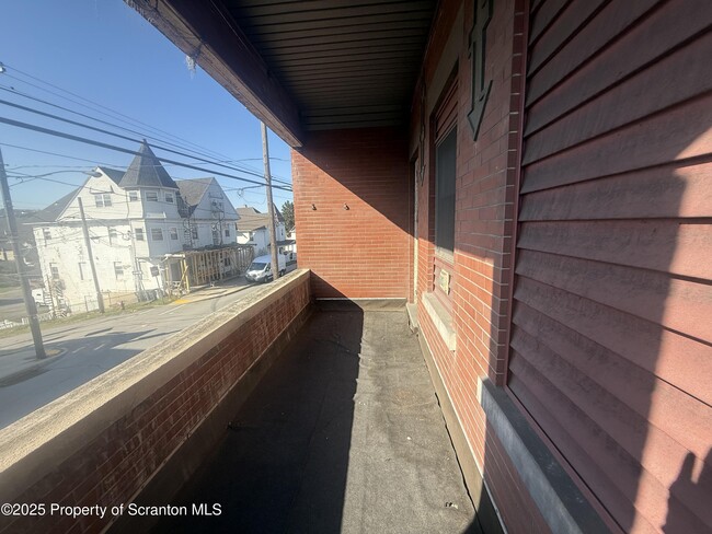 Building Photo - 1301 Main St