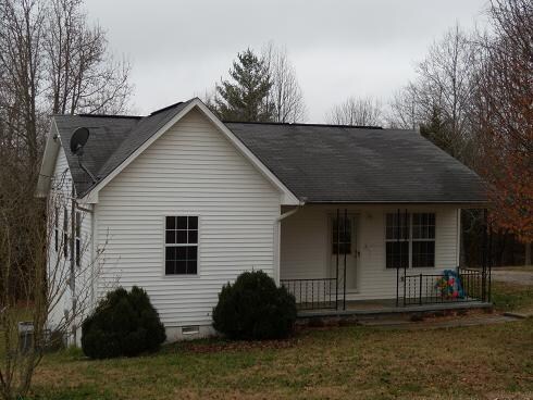 Building Photo - 1002 Center Ln