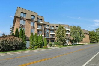 Building Photo - 560 Halstead Ave