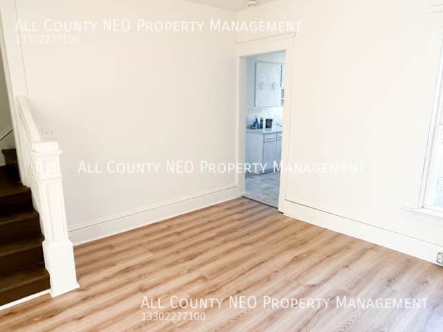 Building Photo - 3294 W 98th St